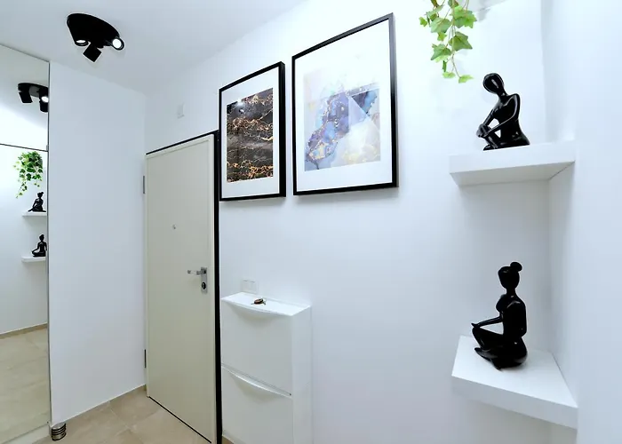 Exclusive شقة زادار